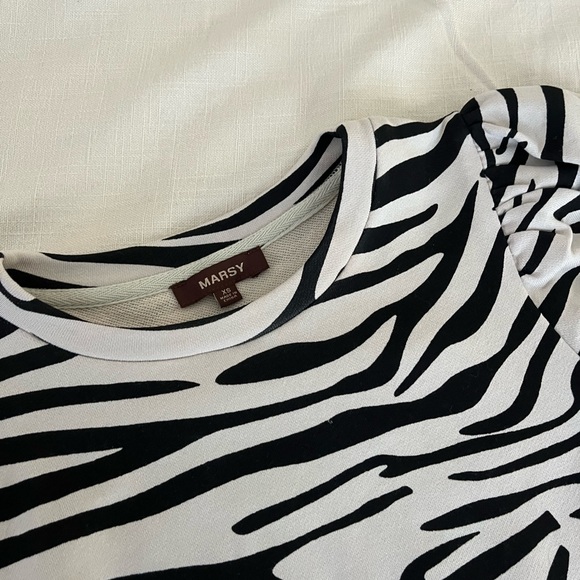 Zebra Marsy Top - Picture 2 of 2